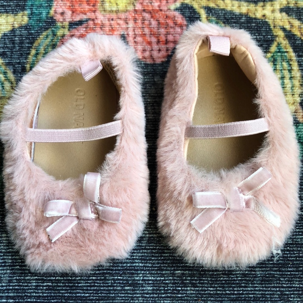 Old Navy Baby Girl Fuzzy Ballet Slippers, 3-6 Months